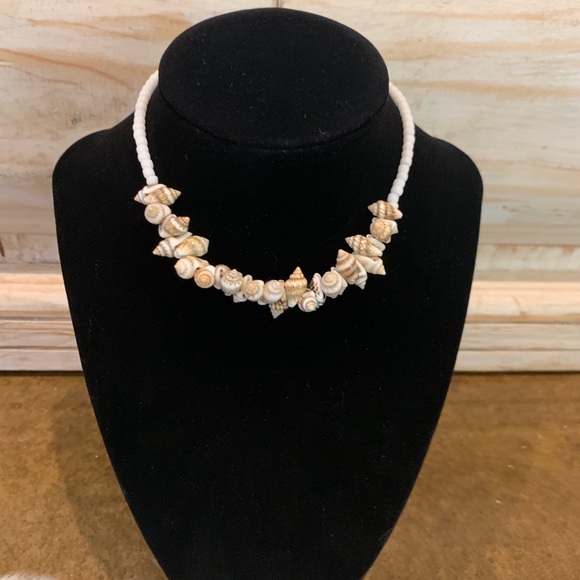 Handmade Stretchable Shell and Pearl Choker - Picture 1 of 2